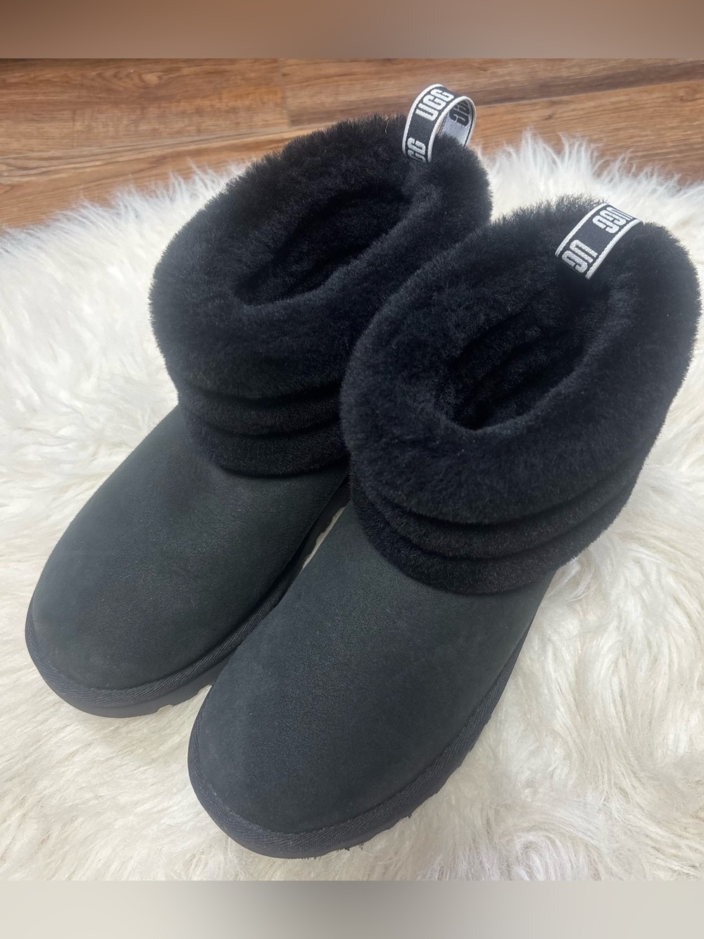 UGG Fluff Mini Quilted Booties in Black - LIKE NEW size Women’s 6